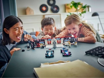 ����������� LEGO City ����� F1 � ���������� Mercedes-AMG � Alpine (60444)