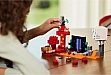 ����������� LEGO Minecraft ������ � ������� � ������ ��� 352 ������� (21255)