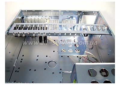 ������ CHIEFTEC UNC-410S-B-U3 (UNC-410S-B-U3-OP)