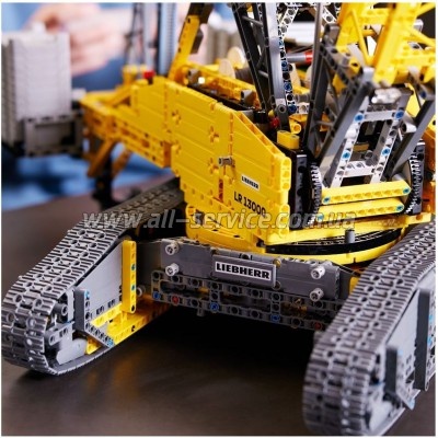  LEGO Technic    Liebherr LR 13000 (42146)