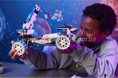����������� LEGO Technic ������ ����� Lunar Outpost. ����������� ������� (42211)