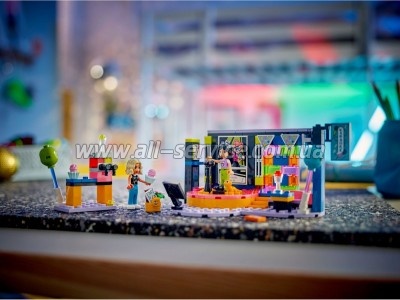 ����������� LEGO Friends �������-��������� 196 ������� (42610)