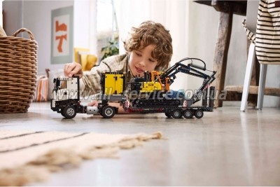 ����������� LEGO Technic �������� Volvo FMX � ������������� ���������� EC230 (42175)