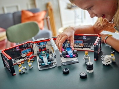 ����������� LEGO City ����� F1 � ���������� Mercedes-AMG � Alpine (60444)