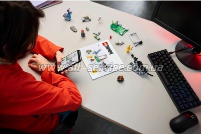 ����������� LEGO Fortnite ������ Peely � Sparkplug � Fortnite (77075)