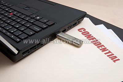 ������ 8GB KINGSTON DT Locker+ G3 USB 3.0 (DTLPG3/8GB)