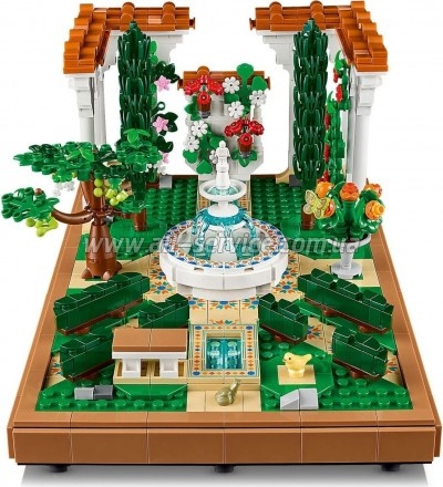  LEGO Icons     (10359)