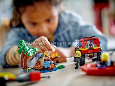 ����������� LEGO City �������� ����������� �� ������������ ������ 301 ������� (60412)