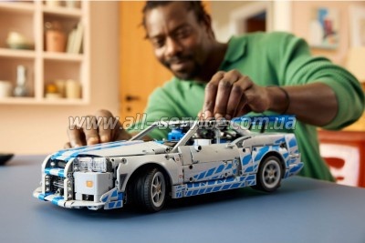 ����������� LEGO Technic ������� ������ ���������� Nissan Skyline GT-R (42210)