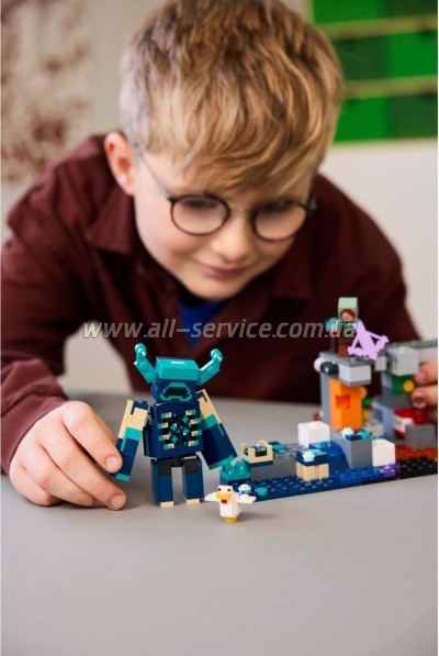 ����������� LEGO Minecraft ������� � ���������� (21274)