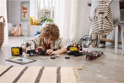 ����������� LEGO Technic �������� Volvo FMX � ������������� ���������� EC230 (42175)
