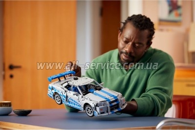 ����������� LEGO Technic ������� ������ ���������� Nissan Skyline GT-R (42210)
