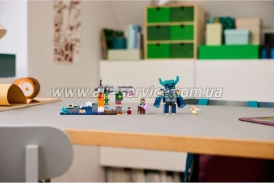 ����������� LEGO Minecraft ������� � ���������� (21274)